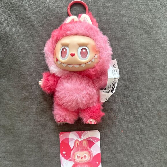 GIVEAWAY - PINK LABUBU - Picture 1 of 1